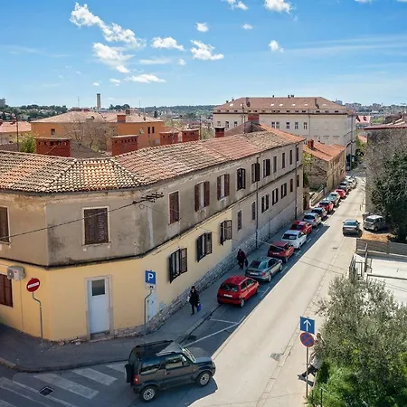 Arena Apartman *